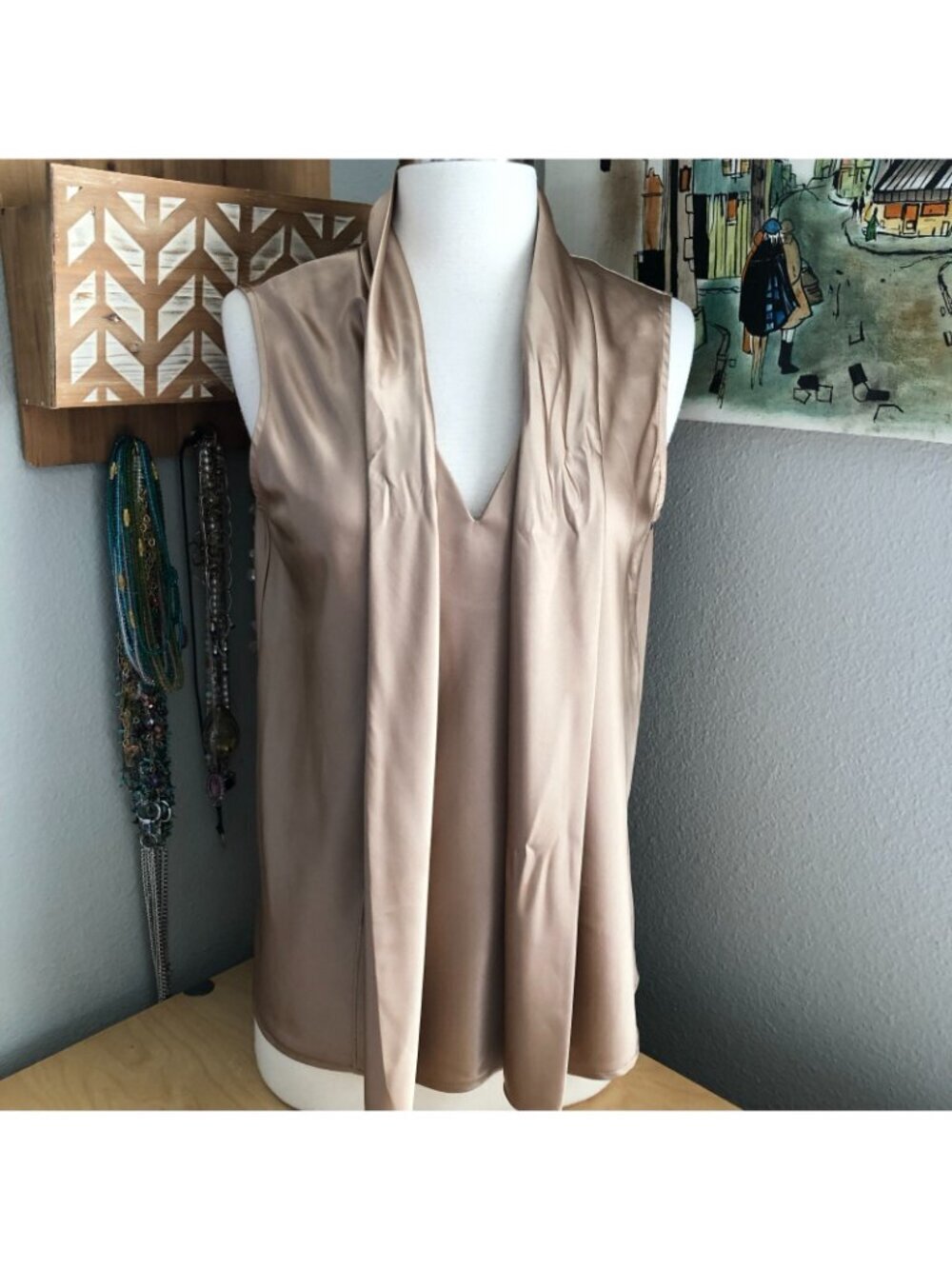 Nine West Silky Blouse Womens size M Nude Gold Sleeveless V Tie Neck Office NEW - Picture 2 of 5